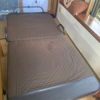 折り畳みベッドの画像