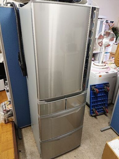 5ドア入荷中❗HITACHI 5ドア真空チルド冷蔵庫 200