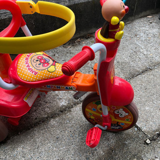 アンパンマンの三輪車の画像