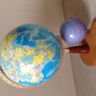 天球儀付き地球儀 、お譲りしますの画像