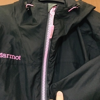 【交渉中】Marmot ウィンドブレーカー　ブラック×ピンク　レディース　Mの画像