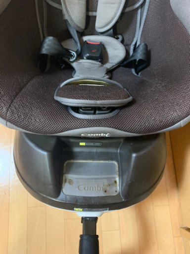 combi チャイルドシート ネセルターン