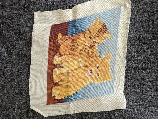 ヨーロッパ式刺繍絵タペストリー: Three Kittens