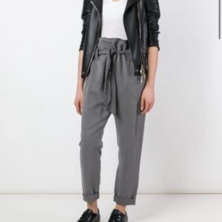 【新品 値下げしました】vivienne westwood パンツ レッドの画像