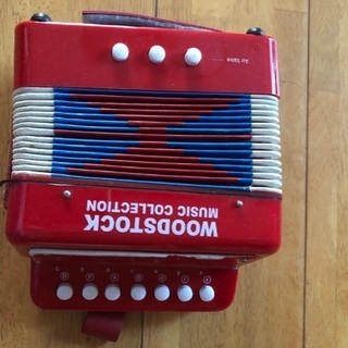 サリュ　ミニアコーディオンの画像