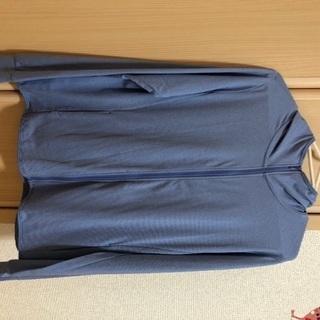 UNIQLOのエアリズムUVカットメッシュパーカーXL