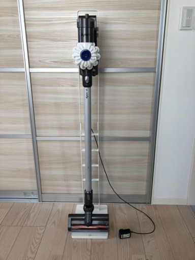 Dyson V6 スタンド付き　フルセット