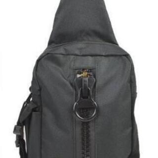 ☆新品未使用☆ ミニオン メガジップ ボディバック ブラック B