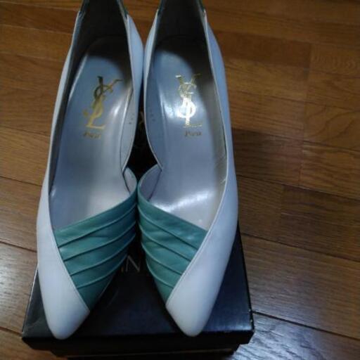 YVES SAINT LAURENT35 1/2　美品パンプス