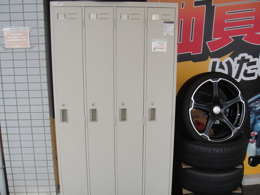 コクヨ　4人用スチールロッカー【モノ市場安城店】125