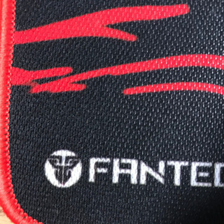 「FANTECH」ゲーミングマウスパッドの画像