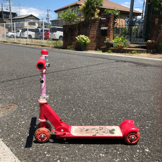 4輪キックスケーター