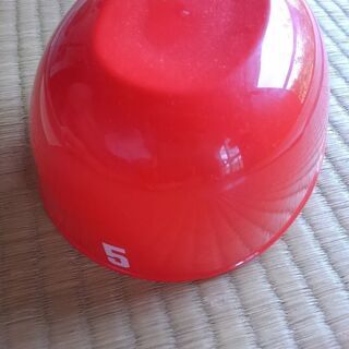 カープ長野選手のミニヘルメットの画像