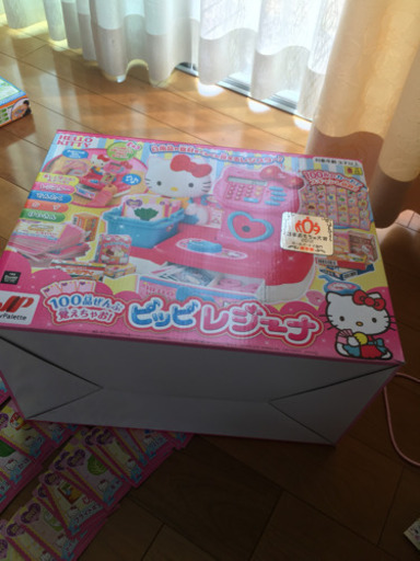 ハローキティ　ピッピレジーナ