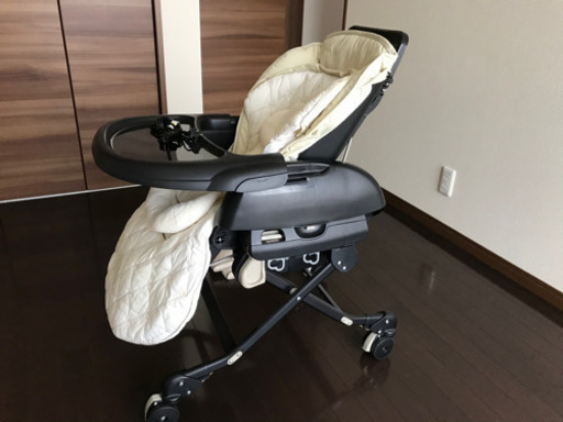 combi 最高級モデル ホワイトレーベル ベビーラック(自動スイング)