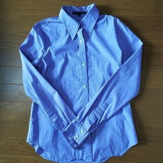 セオリーのパープルシャツの画像