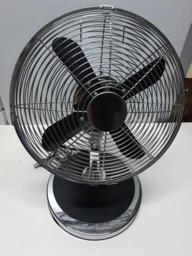 扇風機　メタル　せんぷうき　エアコン　夏　暑さ対策　卓上扇風機　卓上　クーラー　扇風機　メタル　せんぷうき　エアコン　夏　暑さ対策　卓上扇風機　卓上　クーラー　冷蔵庫　サーキュレーター　空気循環　換気　寝具　おしゃれ　オシャレ　お洒落　和室　個室　寝室　お風呂上がり　リビング　サーキュレーター　空気循環　換気　洗濯物　乾燥機　ドライヤー　押入れ　押入換気　湿気　クーラー　インテリア　冷蔵庫　サーキュレーター　空気循環　換気　寝具　おしゃれ　オシャレ　お洒落　和室　個室　寝室 危険な暑さ