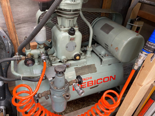 エアーコンプレッサー