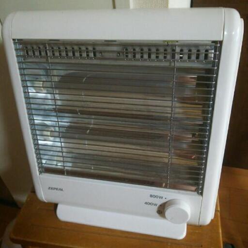 足元の電気ストーブ 美品 箱あり