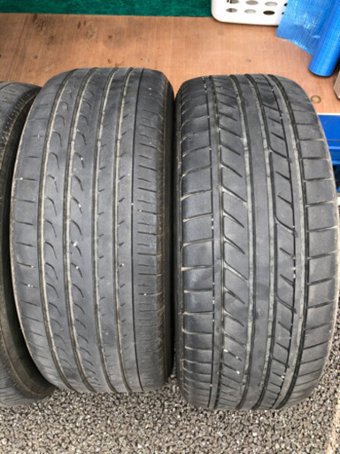 タイヤ　ブリジストンレグノ235/50/18  4本セット