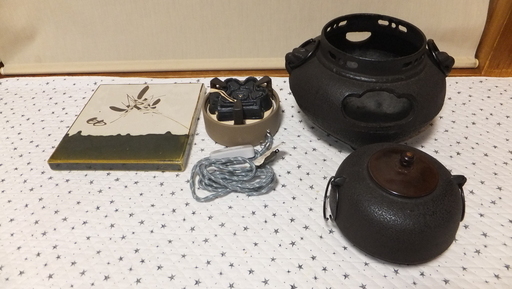 早い者勝ち！鉄製茶釜セット【未使用】（遠赤外線 電熱器 五徳ありのヒーター付き）