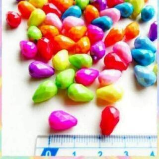 No.３７０　50個♡12㎜♡ビビッドカラー雫型アクリルビーズセットしずくの画像