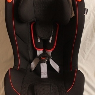 中古　チャイルドシート　0kg～18kg　前方向/後ろ方向取り付け可能