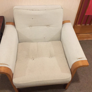 1人がけのソファあげます。