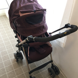 コンビ　ベビーカーの画像