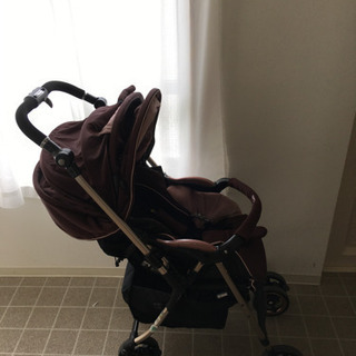 コンビ　ベビーカーの画像