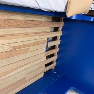 ［再値下げ]BUSUNGE(ブースンゲ)ブルーのベッドをお譲りします