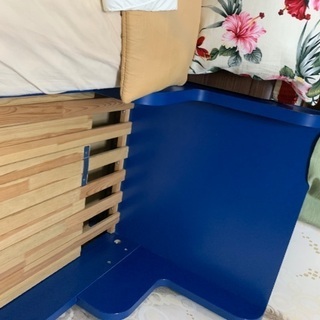 ［再値下げ]BUSUNGE(ブースンゲ)ブルーのベッドをお譲りしますの画像