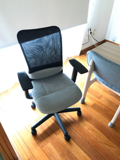ニトリワークチェアNターゲットGY肘付きグレー