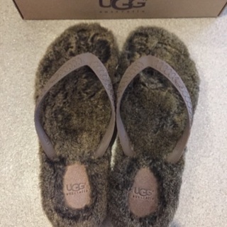 UGG もこもこ サンダル
