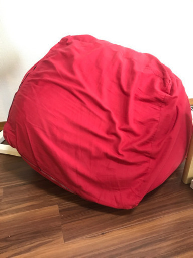 体にフィットするソファ　３つ　三色