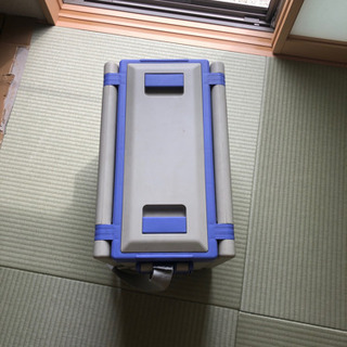 クーラーボックス