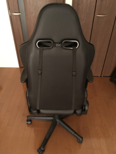 ゲーミングチェア（オットマン機能付き）