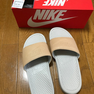 NIKE ベナッシレザーサンダル　28cmの画像