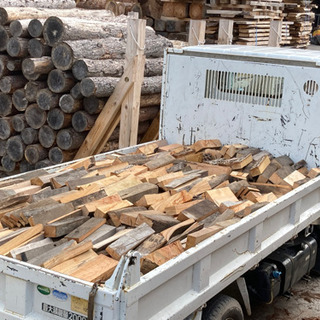 広葉樹の薪(2tトラック満載)