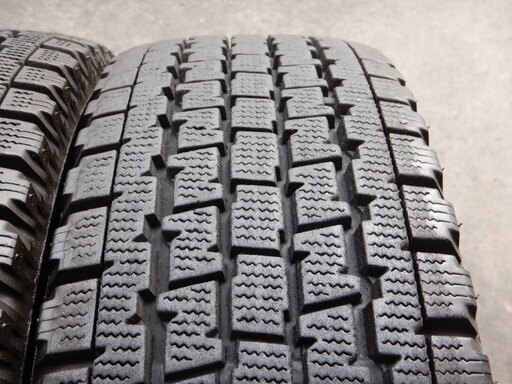 185Ｒ14　8ＰＲ　2本組　バントラ用ＬＴスタッドレス　ブリヂストン