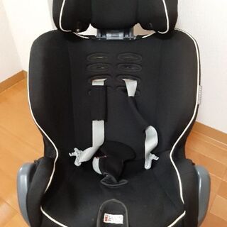 チャイルドシート　（新生児から4歳くらいまで）