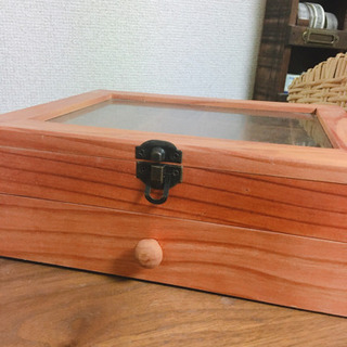 salut！　アクセサリーケースの画像