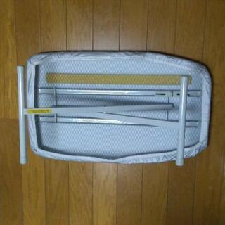 アイロン台。お家でアイロンかける方に！の画像