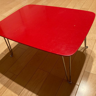 小型の折り畳みテーブル
