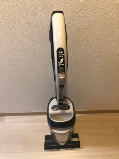 [スリムな形で使いやすい！]SHARPの掃除機