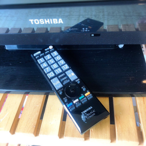 TOSHIBA 東芝　REGZA 32型
