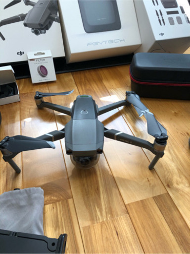 超極上　DJI Mavic 2 zoom+ Fly More キット 売ります。