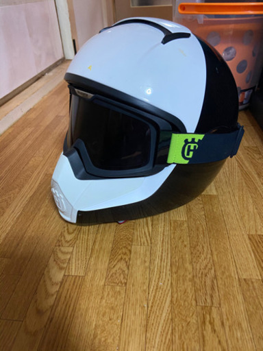 ハスクバーナ　ヘルメット