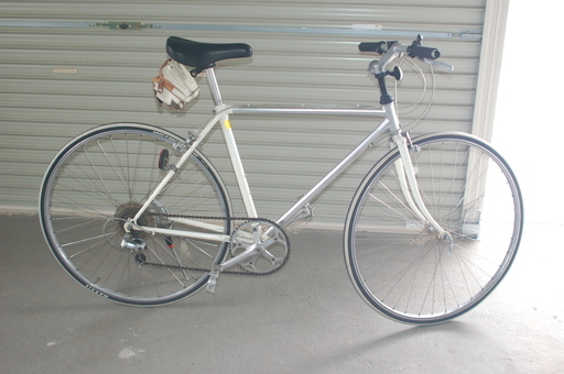 ビンテージ パーツ搭載のおしゃれな6段変速クロスバイク 700x28c  MAXXIS(マキシス)  SUGINO VP ミカシマ MKS  Dia Compe 284 サドル バッグ