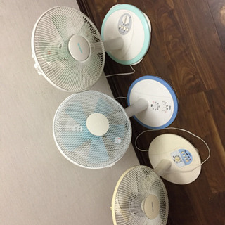 扇風機 各200円